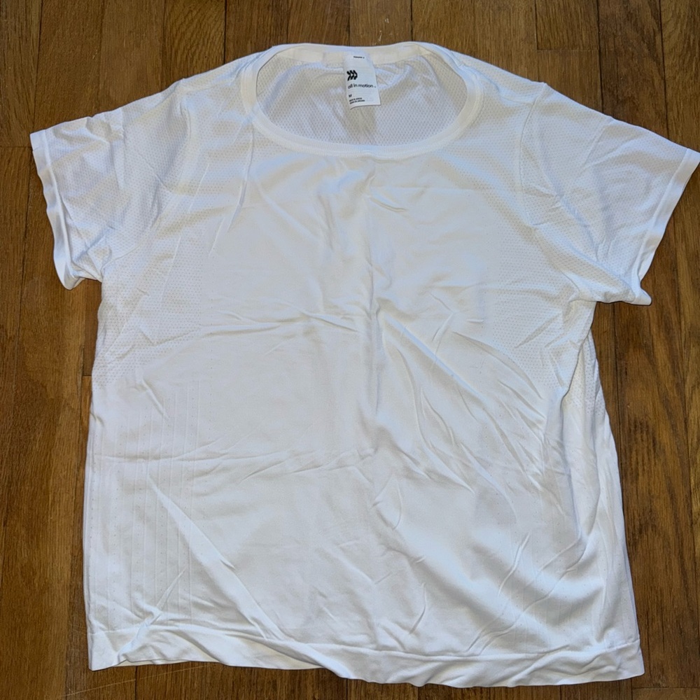 NWOT all in motion White Athletic T-Shirt👕